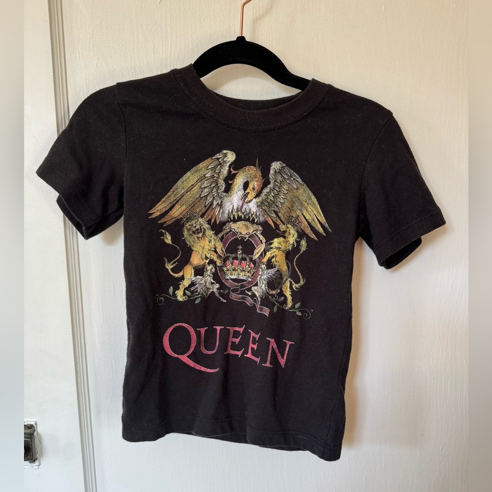 Queen kids t-shirt - size 4